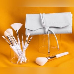 La Beaute Soi 10 Pc Makeup Brush Set Kit w/ White Vegan Leather Travel Case.